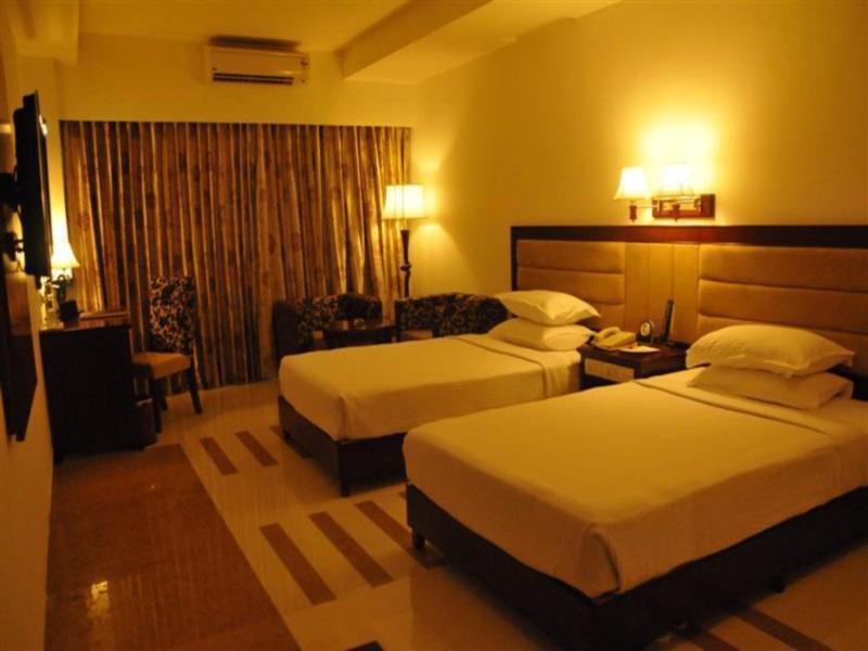 Rr Inn Palayankottai Extérieur photo