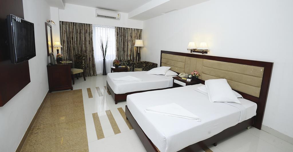 Rr Inn Palayankottai Extérieur photo